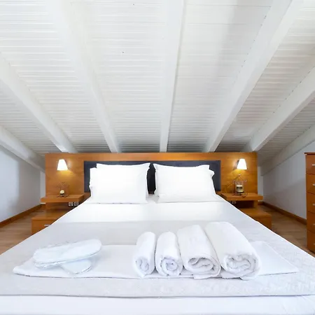 Loft Apartment *